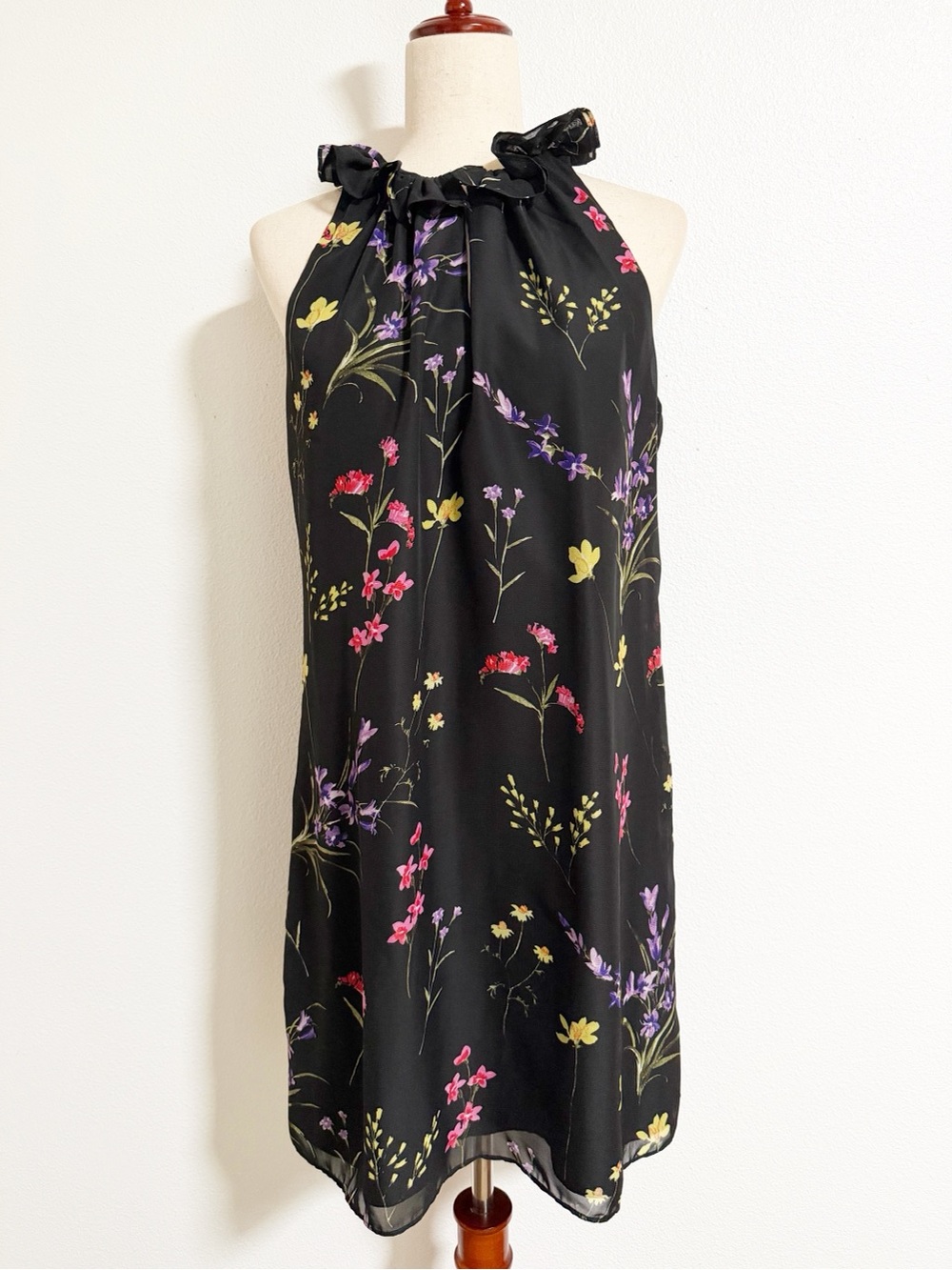 Tahari Floral Ruffle Collar Mini Shift Dress